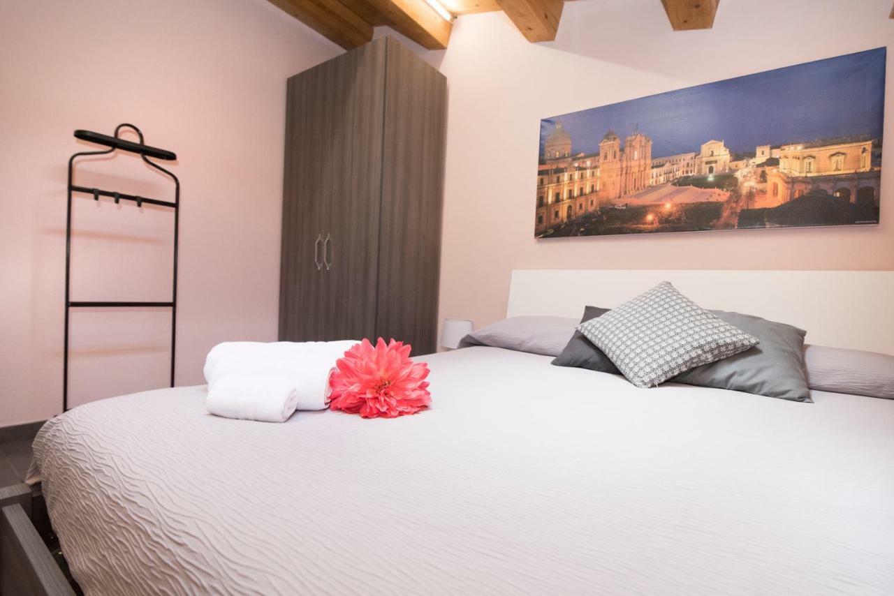 Casa Malaclà B&B Noto Ngoại thất bức ảnh